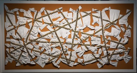 Anthroposynaptic - o broderie pe cămăși tradiționale din Maramureș, realizată de Mircea Cantor, expusă la Art Safari 2018