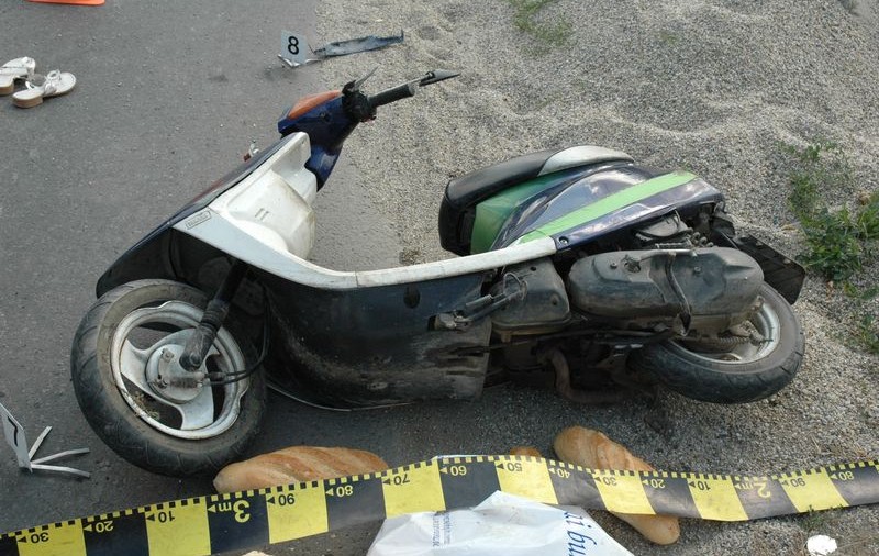 Un subofiţer al MApN a murit după ce s-a răsturnat în şanţ cu scuterul!