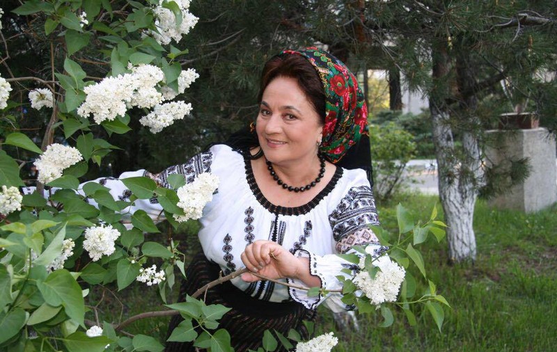 Laura Lavric a spus câți bani câștigă la o nuntă. „Cine mă vrea, să deschidă punga! Cânt câte două ore”