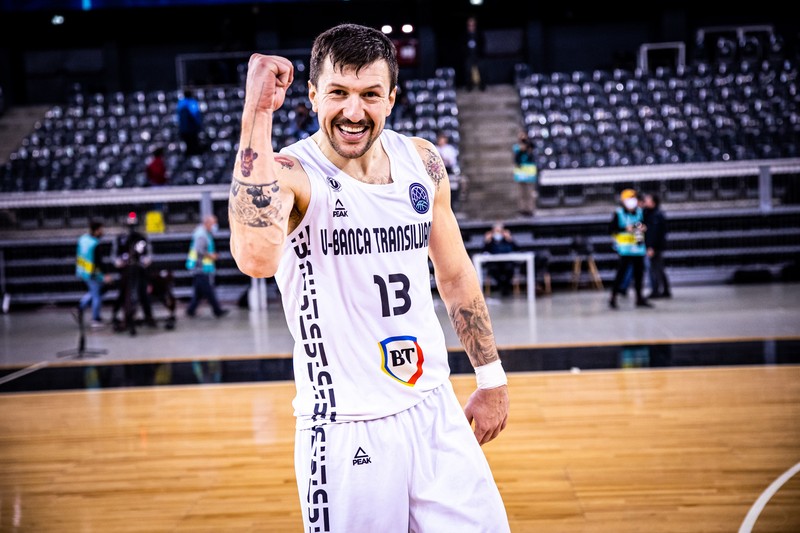 Stipanovic este unul dintre cei mai buni baschetbaliști din prima ligă internă Sursa: u-bt.ro