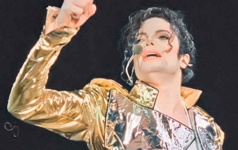 L-a ucis pe Michael Jackson după «reţeta» tatălui său
