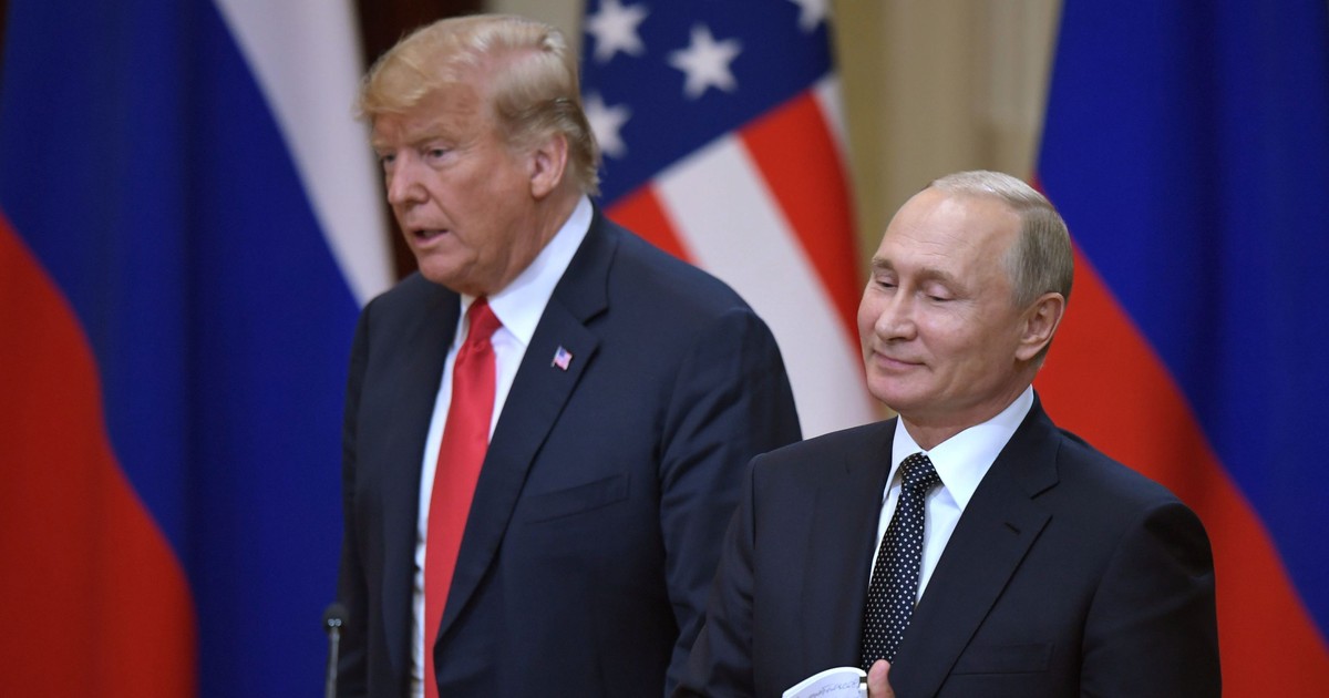 Președintele Rusiei, Vladimir Putin, și președintele SUA, Donald Trump, stânga, în timpul conferinței de presă comune care a urmat întâlnirii lor de la Helsinki. Sergey Guneev / Sputnik