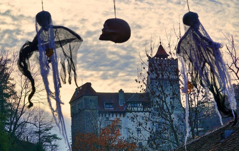 Transilvania și Castelul Bran conduc topul celor mai bune destinații europene de Halloween în 2026. Sursă foto: Shutterstock