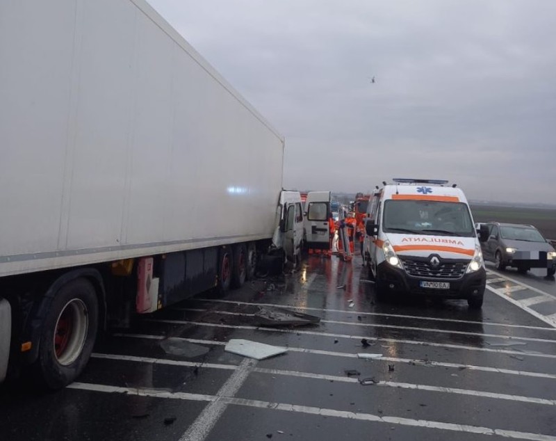 Accident grav în Vrancea: Doi bărbaţi au murit şi un altul a fost grav rănit
