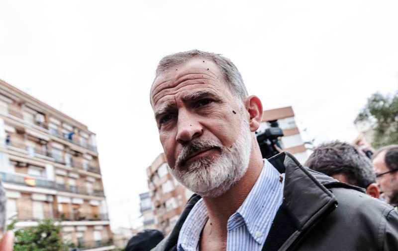 Reacțiile oamenilor din Paiporta, după vizita controversată a regelui Felipe: „Nu ar fi trebuit să vină” | VIDEO