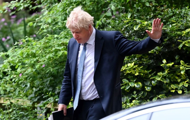 Beții și bătăi, la petrecerile lui Boris Johnson din pandemie, arată raportul Sue Gray