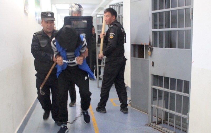 Mai multe documente scurse de la poliția chineză relevă situaţia tragică a musulmanilor uiguri deţinuţi în Xinjiang