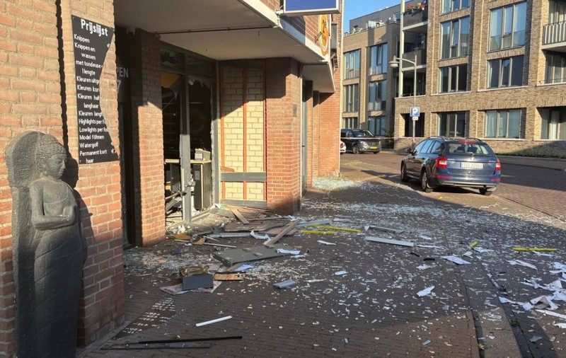Toate bancnotele dintr-un bancomat aruncat în aer în Olanda s-au făcut negre și hoții le-au furat degeaba