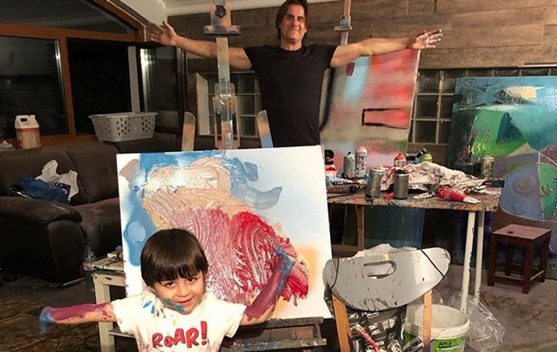 Pictor la 3 ani! Fiul lui Marian Ionescu de la Direcția 5 intră în pregătire la Art Safari Kids
