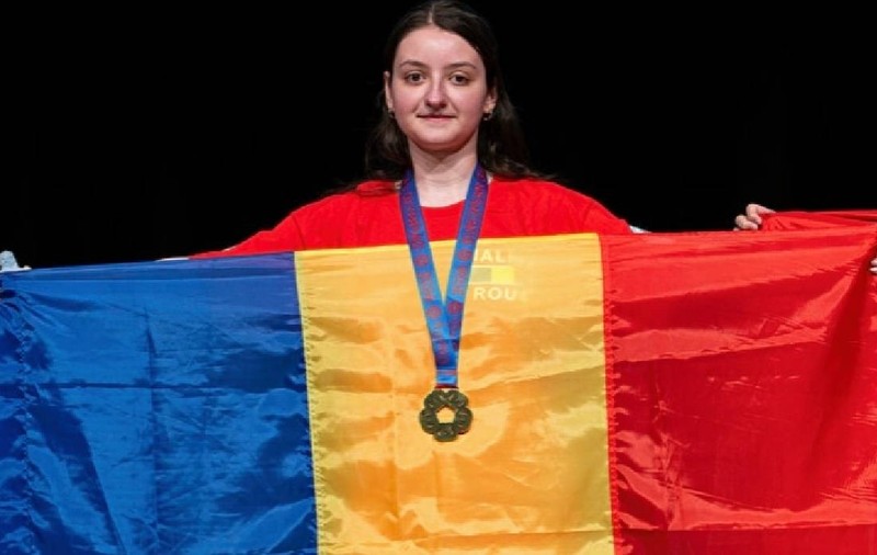 Mălina Pavel, eleva din Pitești campioană europeană la matematică, povestește cum a trăit olimpiada din Franța. „Am deschis steagul României în fața întregii Europe. A fost magic!”