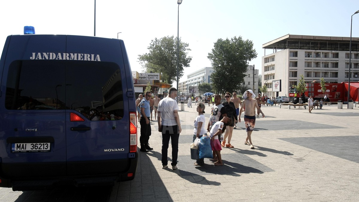 23.000 de poliţişti, pompieri, jandarmi şi poliţişti de frontieră