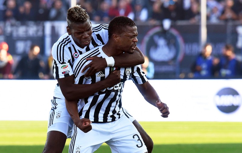 Atenție, tricolori! Francezii Evra și Pogba sunt în mare formă. Show la microfon. Plus alte magii ale lui Paul / VIDEO
