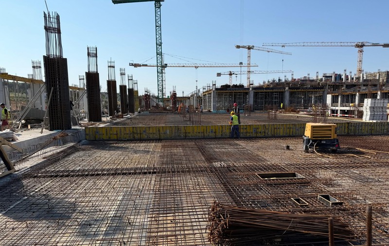 Epopeea spitalelor regionale. SRU Craiova a ajuns la al doilea etaj, Iașiul și Clujul așteaptă să pună primele cărămizi