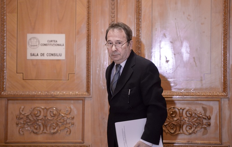 Valer Dorneanu, replică pentru Ludovic Orban: "Respectarea Constituției este obligatorie. În care dintre țările europene prim-ministrul desființează CCR?"