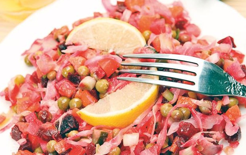 Postul Paștelui: salată de legume cu maioneză de pufuleți