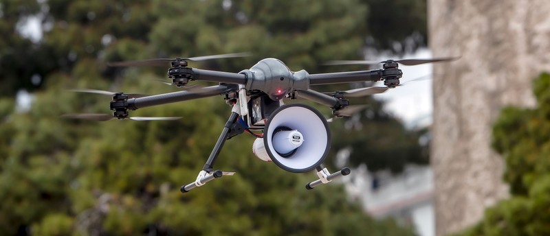Supravegherea cu drone a devenit populară în multe state atinse de pandemie