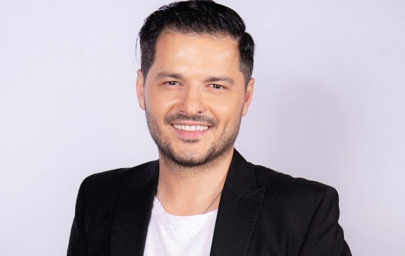 Liviu Vârciu, concurent la „Te cunosc de undeva”. „De mic am fost îmbrăcat în rochițe”