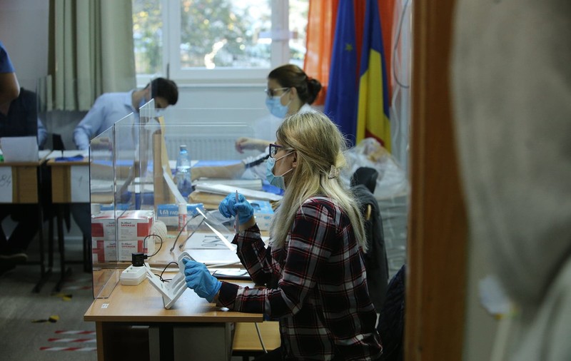 În București, s-a votat în primele două ore cu 1,4% mai mult decât în 2016. E încă devreme pentru tendințe