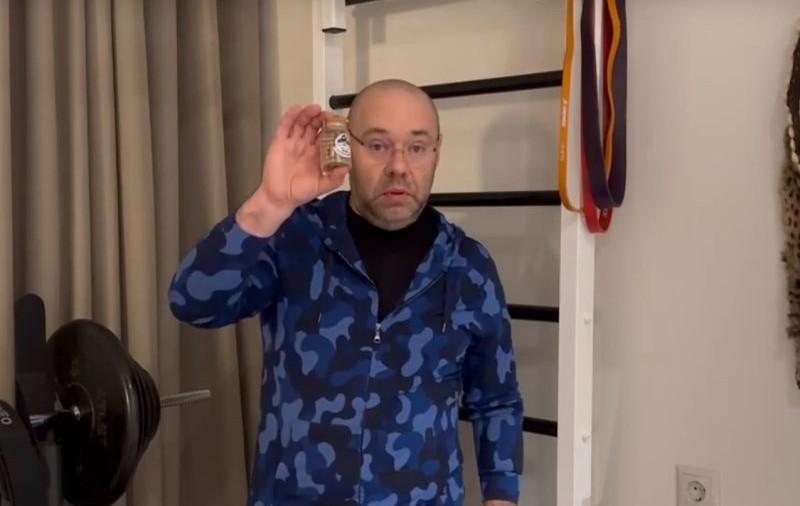 Un deputat rus care petrecea cu iubita a fost otrăvit cu agarici de muște. „M-am trezit în secția de Terapie Intensivă”
