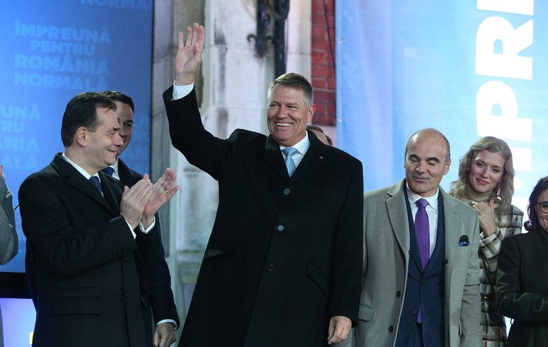 Imaginile bucuriei la sediul PNL, după ce Klaus Iohannis a câștigat al doilea mandat de președinte