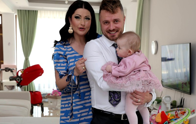 Fetița Gabrielei Cristea și a lui Tavi Clonda va fi cântăreață? “E obișnuită cu microfonul. Și, da, îi și place”