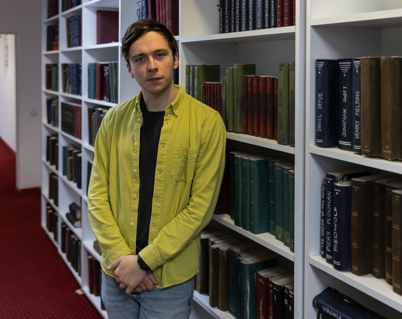 INTERVIU. „Punk Rock”, un spectacol anti-tot despre problemele adolescenților: „Nu educă părinții, dar le arată prin ce trec copiii lor acum”