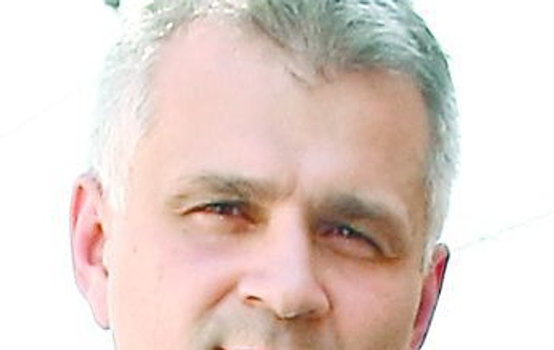 Dubă cu doi deţinuţi, implicată într-un accident rutier la Piaţa Unirii
