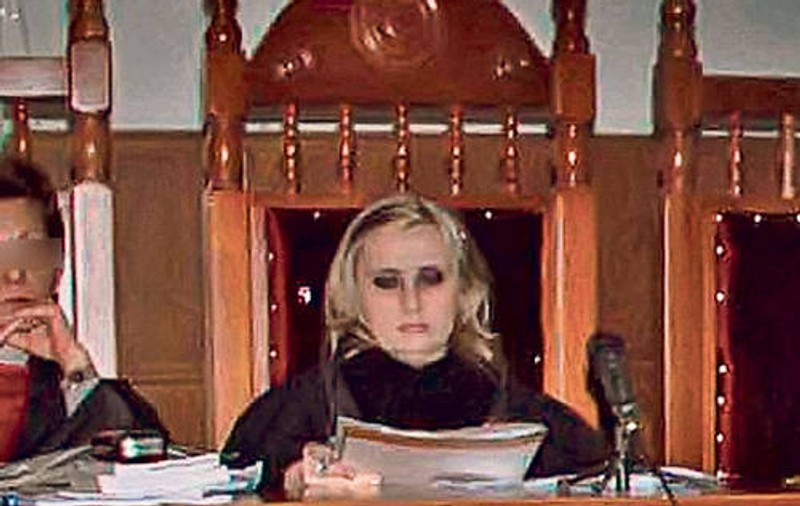 Judecătoarele Viorica Dinu şi Antonela Costache, arestate preventiv pentru luare de mită. Trebuiau să judece eliberarea lui Adrian Năstase