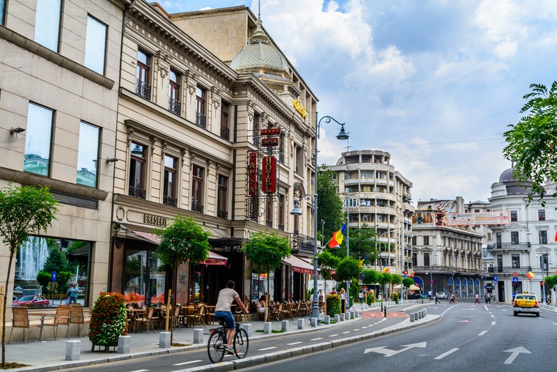 Ce să faci vara în București - Calea Victoriei