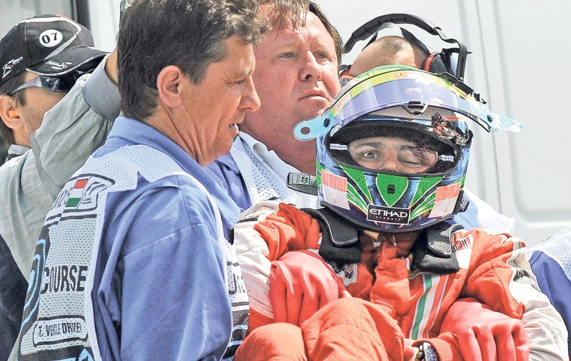 Câţiva sportivi celebri au reuşit să supravieţuiască după accidente la fel de dure precum cel suferit la schi de Michael Schumacher