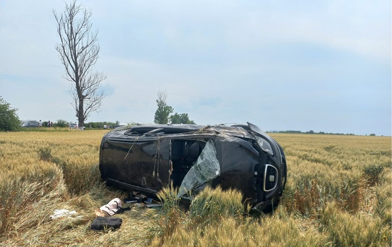 Accident grav cu șase răniți în Prahova. O fetiţă e în stare gravă, iar mama ei are un braț amputat