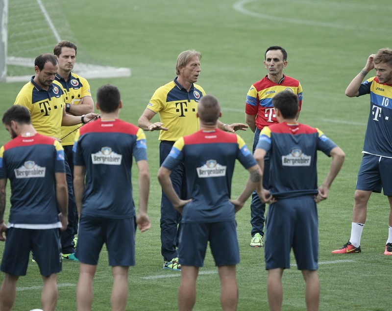 România - Muntenegru. Christoph Daum are bilanț negativ în cele 11 meciuri de debut la echipele pe care le-a antrenat