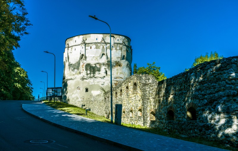 Bijuteria istorică din Brașov care revine la viață: Cum este restaurat un celebru bastion cu 10 milioane de lei