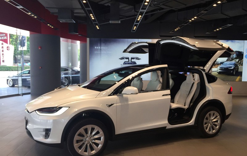 Autoritățile americane investighează Tesla, după un accident fatal. Nvidia suspendă testele cu mașini autonome
