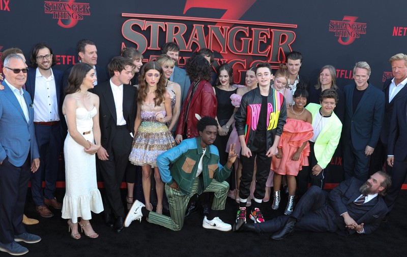 Netflix: Sezonul trei al serialului "Stranger Things" a doborât recordul de audienţă
