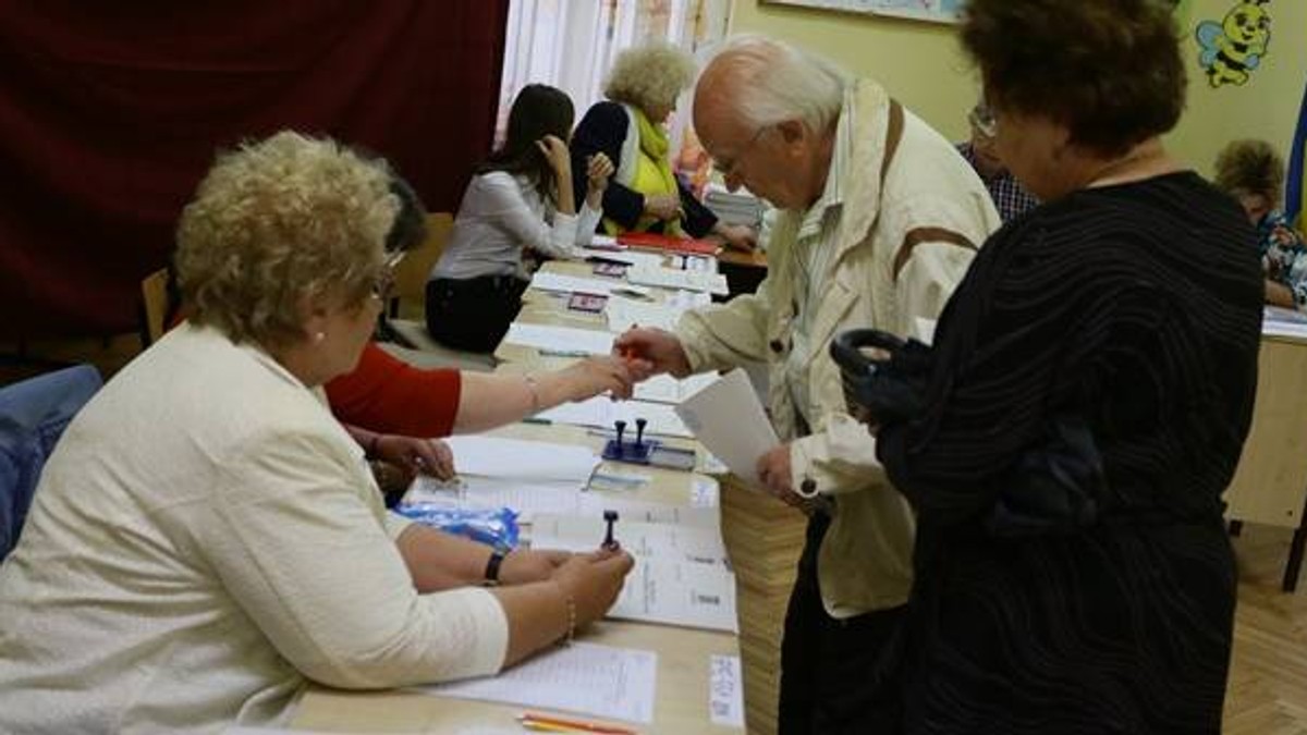 Referendumul pentru definirea familiei fost extrem de plictisitor la Timișoara, pentru 11 membri ai unor secții de votare. Au plecat acasă
