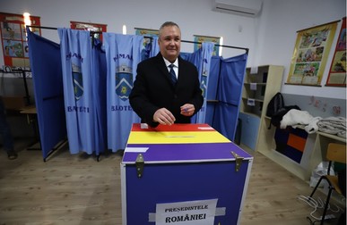 Nicolae Ciucă votează la alegerile prezidențiale, turul I Foto: Libertatea