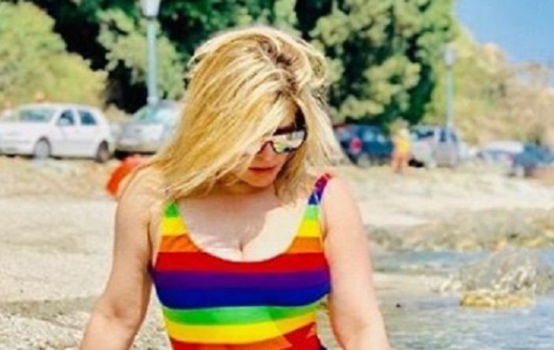 Cum arată Loredana Groza în costum de baie, la aproape 50 de ani