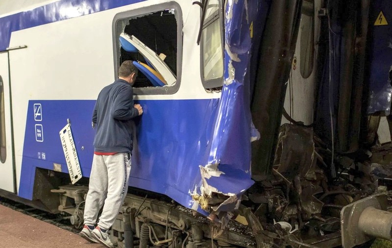 Doi bărbaţi au rămas internaţi după accidentul de tren din gara Galați. În ce stare sunt