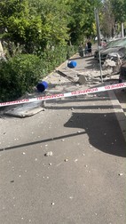 Masină avariată în sectorul 4 după ce un balcon s-a prăbușit peste ea