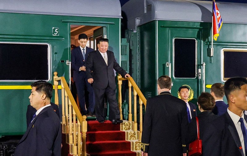 Și Kim Jong-un merge cu toaleta după el: „Eforturi speciale pentru a elimina tot ce are legătură cu ADN-ul lui, inclusiv părul și excrementele”