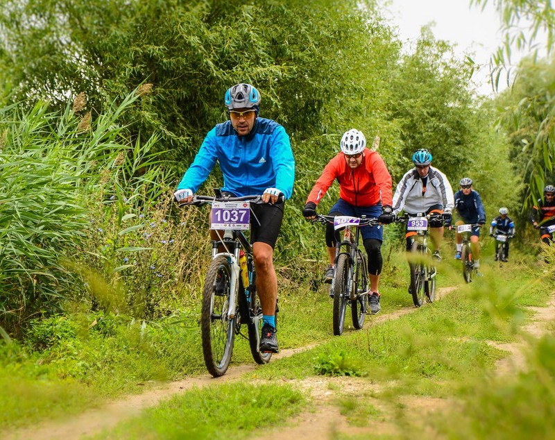 Peste 1.100 de participanți s-au bucurat de aventura ciclistă la Haiduci și Domnițe / GALERIE FOTO