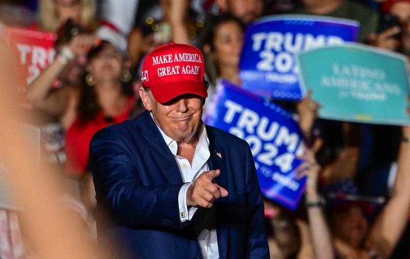 Donald Trump, fără condiții speciale pe Facebook şi Instagram. Cum justifică Meta decizia