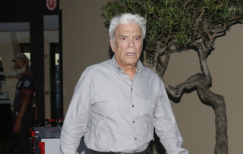 Fostul ministru francez Bernard Tapie, bătut, legat și jefuit în propria casă