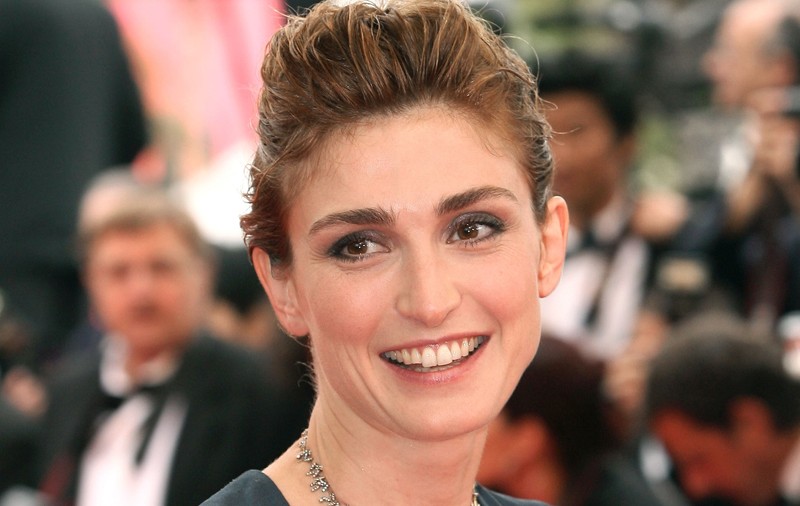 Julie Gayet, iubita preşedintelui Franţei, Francois Hollande, nominalizată la Oscarurile cinematografiei franţuzeşti