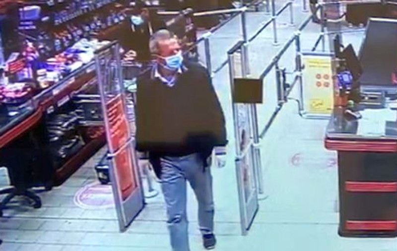 VIDEO | Bărbatul care a pierdut 30.000 de euro într-un supermarket din Timișoara a fost găsit după două săptămâni. De ce nu s-a grăbit să recupereze banii