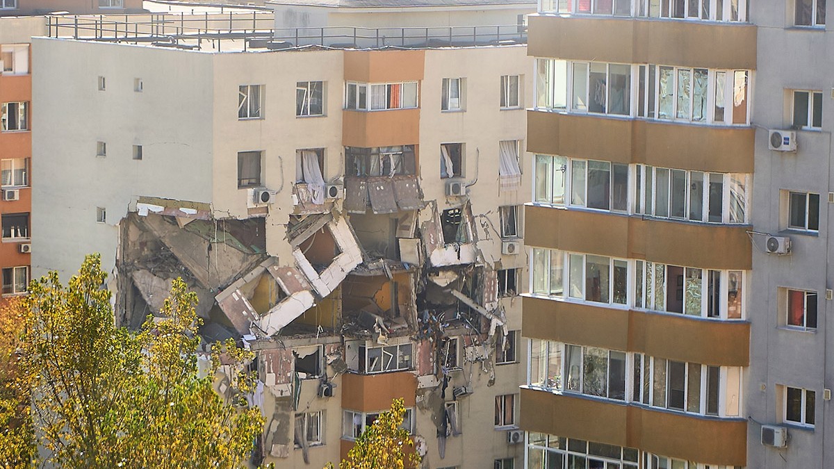 Apartamente distruse în explozia din cartierul Rahova