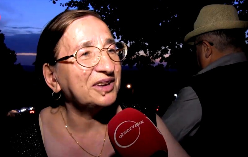 O femeie se roagă la Mânăstirea Nicula să-i moară o vecină. Alta a murit deja |VIDEO