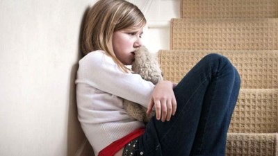 Un copil de 14 ani a fost dezvirginat de propriul tată