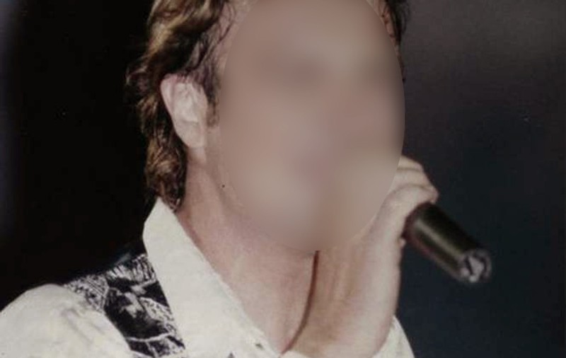 TRANSPIRAŢIA LUI A DEVENIT LEGENDĂ! VEZI CE MARE ARTIST DE LA NOI A FĂCUT FURORI ASUDÂND EXCESIV ÎN CONCERTE | FOTO